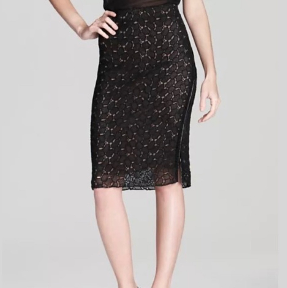 Diane Von Furstenburg clover Pebble lace skirt